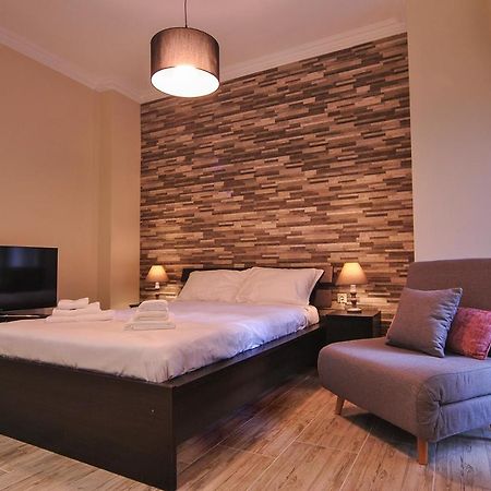 Studio 20 Patras Bagian luar foto